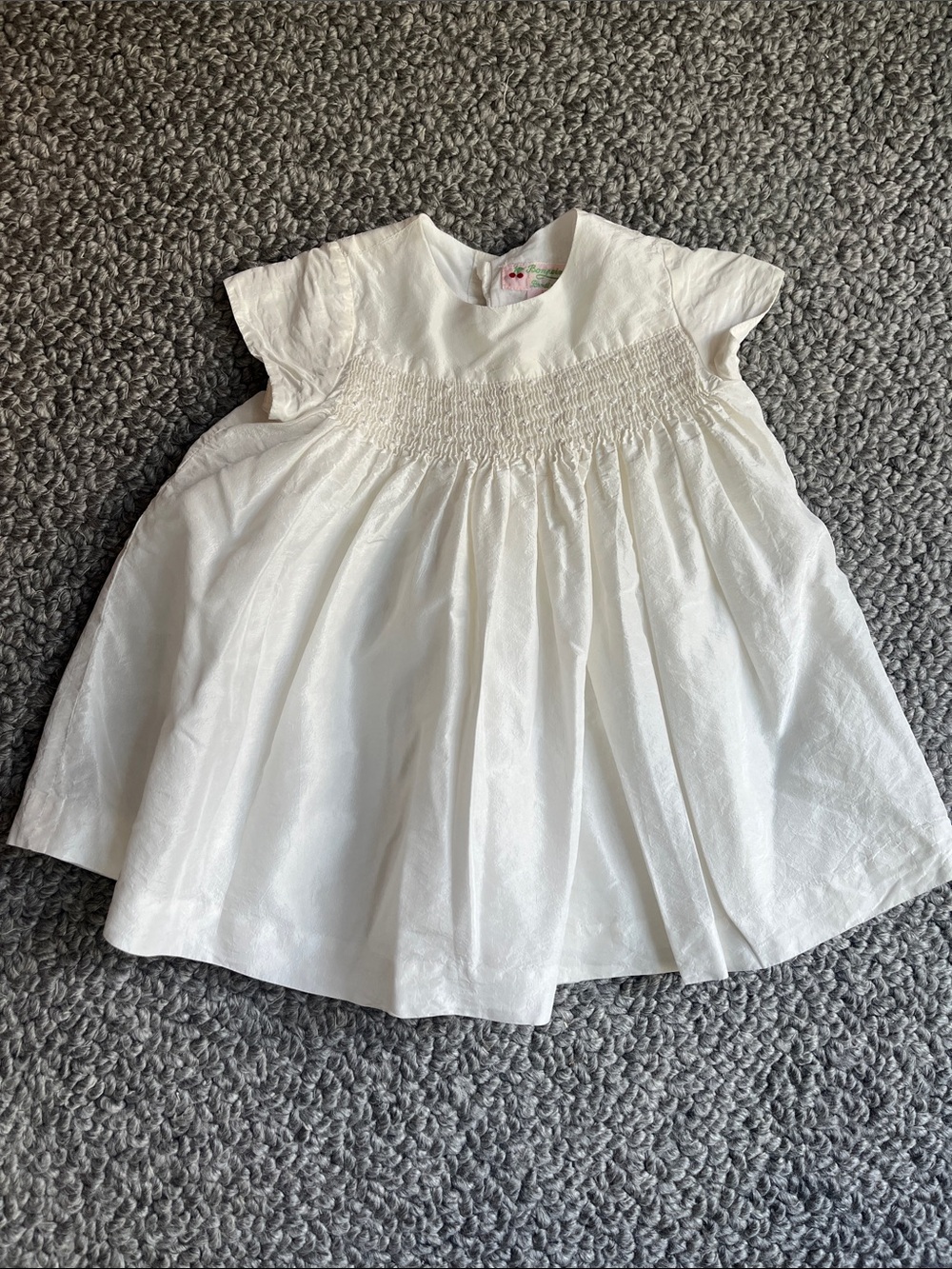 Bonpoint White Smocked Cap Sleeve Dress